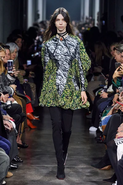 Look 24